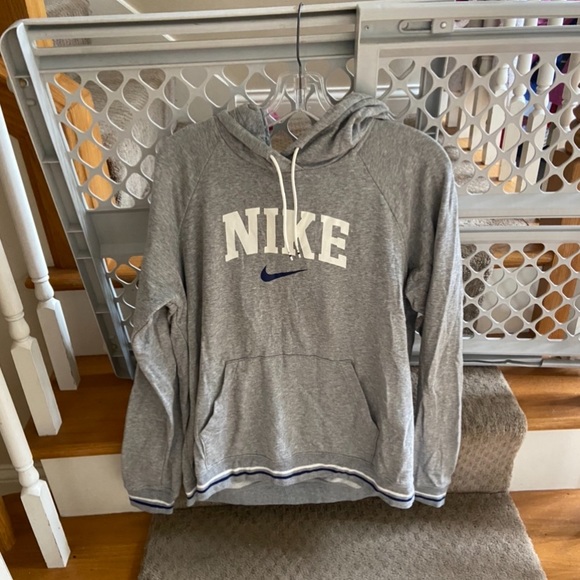 vintage nike hoodie depop